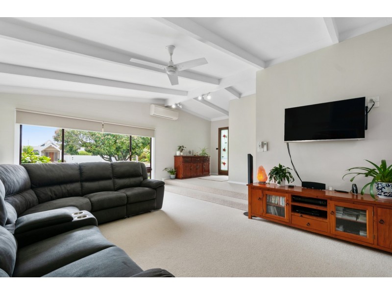 6 Vaughan Street, Stratford VIC 3862