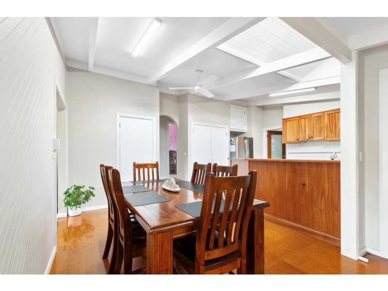 6 Vaughan Street, Stratford VIC 3862