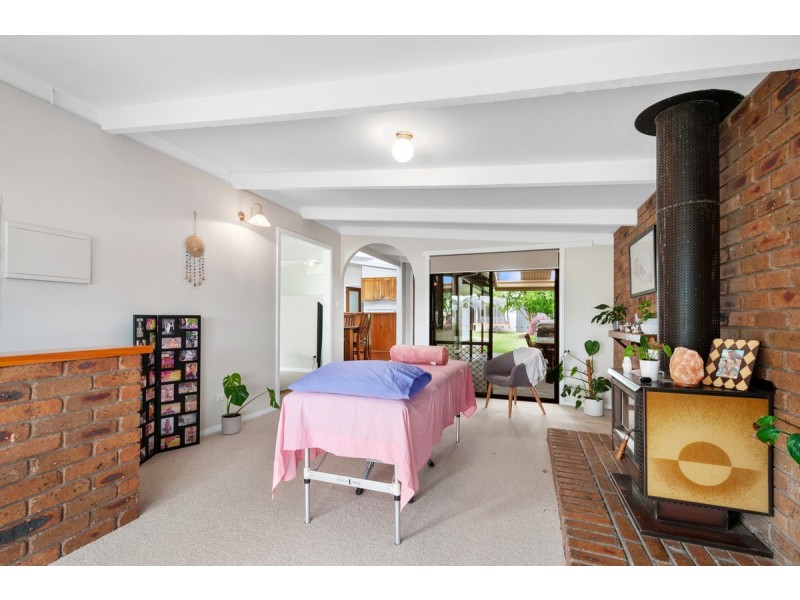 6 Vaughan Street, Stratford VIC 3862