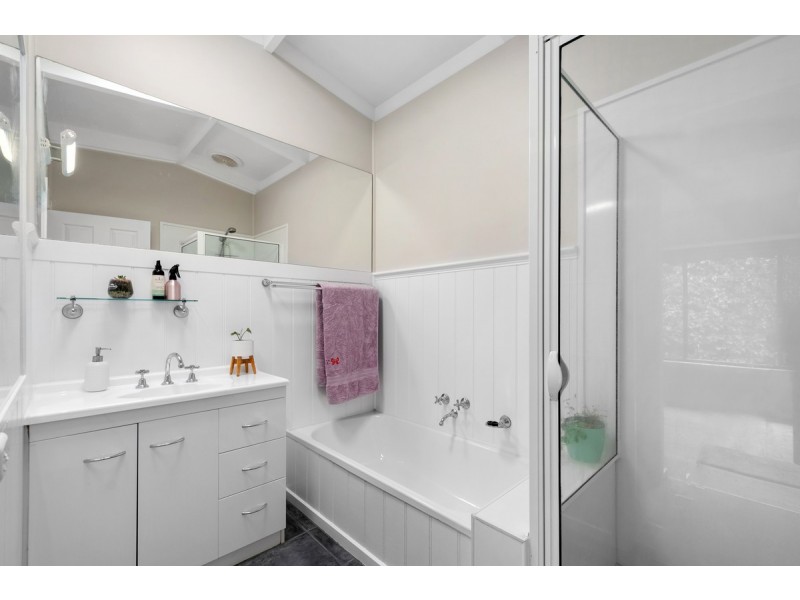 6 Vaughan Street, Stratford VIC 3862