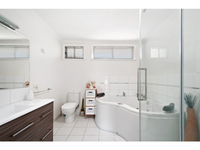 8 Elston Court, Sale VIC 3850