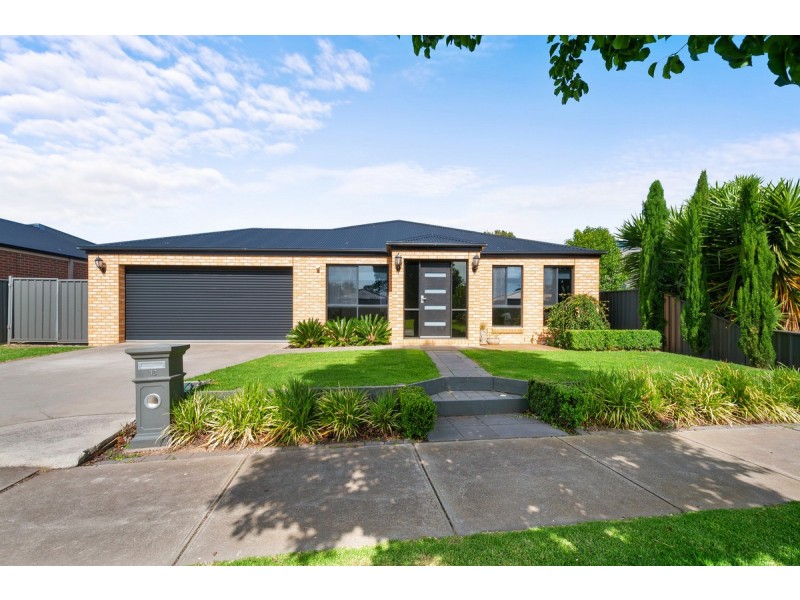 18 Dryden Place, Sale VIC 3850