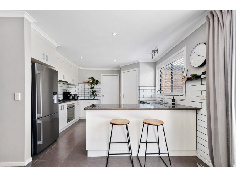 18 Dryden Place, Sale VIC 3850