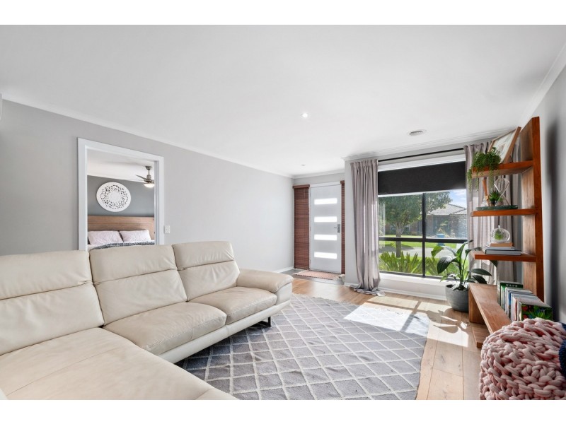 18 Dryden Place, Sale VIC 3850