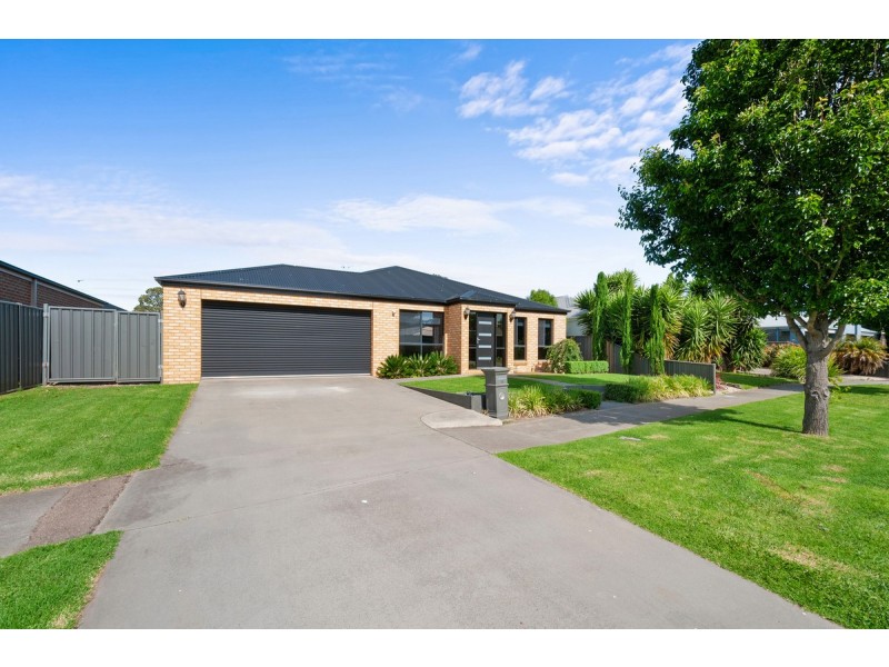 18 Dryden Place, Sale VIC 3850