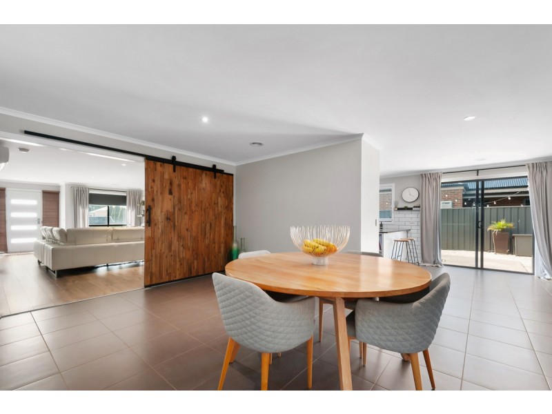 18 Dryden Place, Sale VIC 3850
