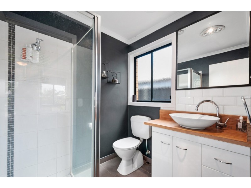 18 Dryden Place, Sale VIC 3850