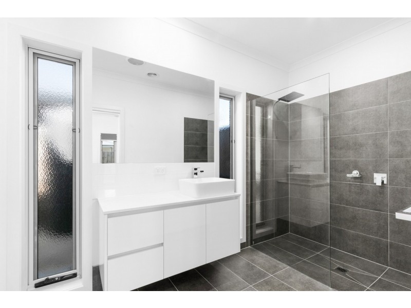 2 Lapwing Lane, Sale VIC 3850