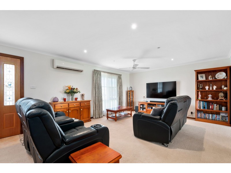5-9 Ellen Avenue, Seaspray VIC 3851
