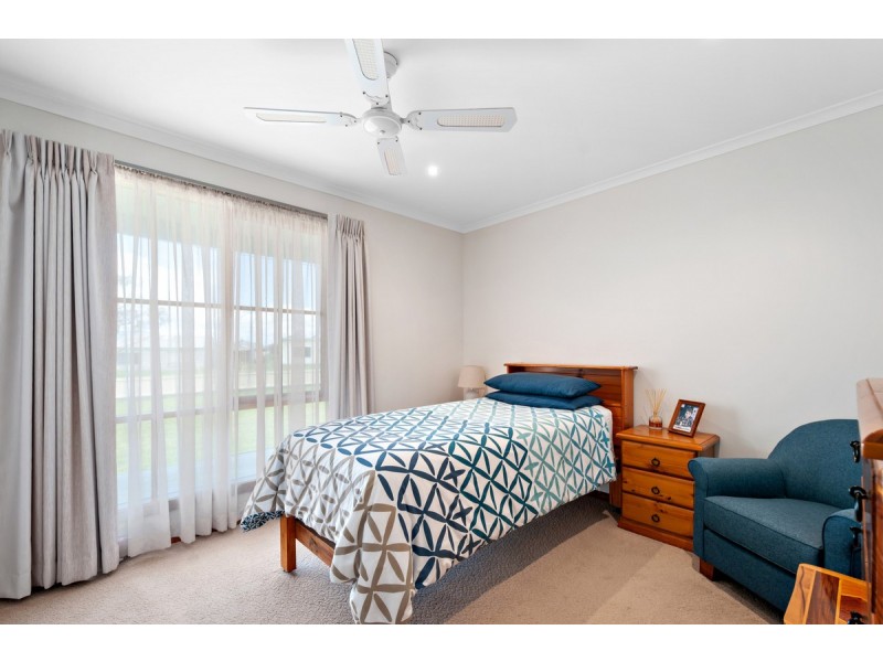5-9 Ellen Avenue, Seaspray VIC 3851