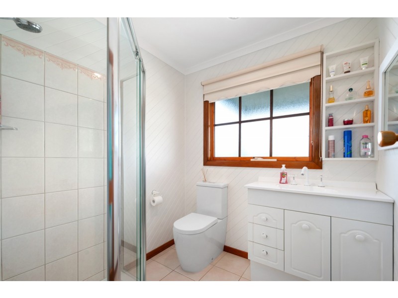 5-9 Ellen Avenue, Seaspray VIC 3851