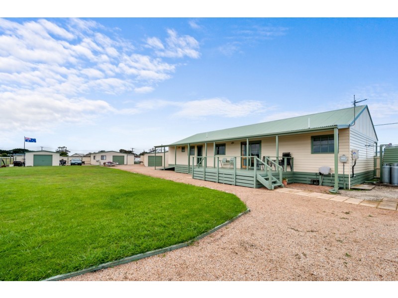 5-9 Ellen Avenue, Seaspray VIC 3851