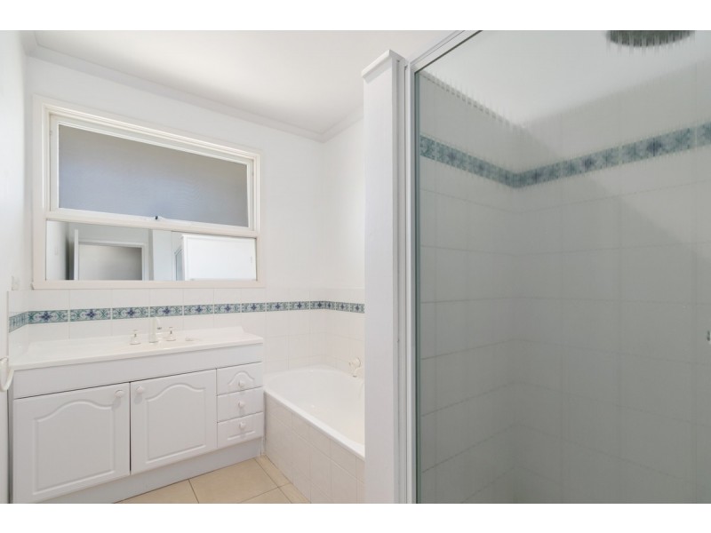 3 Canopus Court, Sale VIC 3850