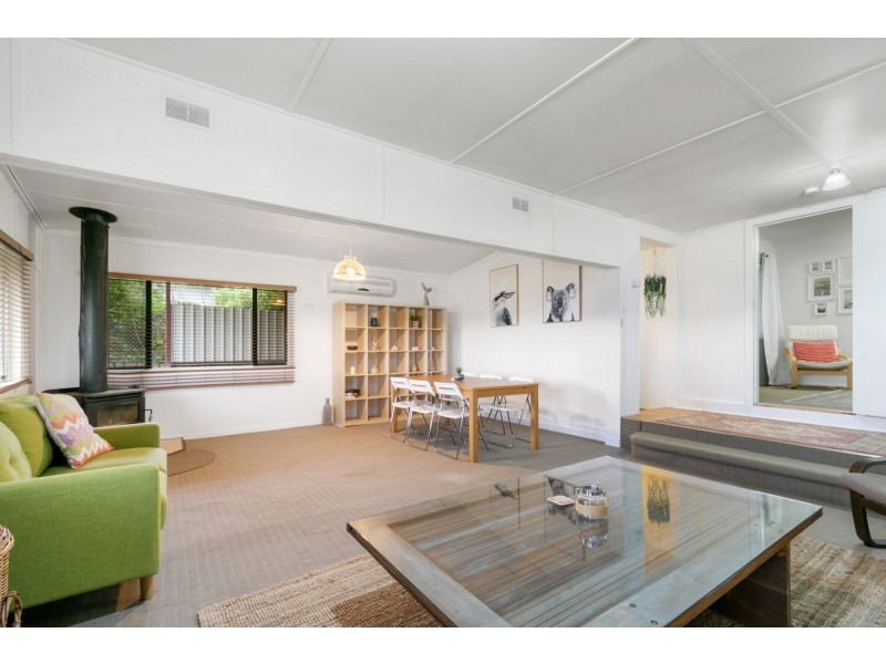 28 Ellen Avenue, Seaspray VIC 3851