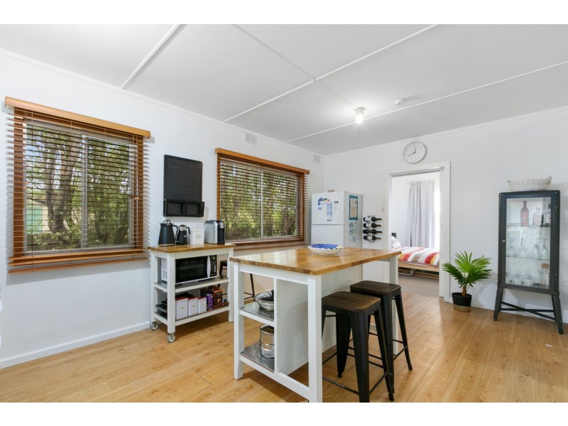 28 Ellen Avenue, Seaspray VIC 3851