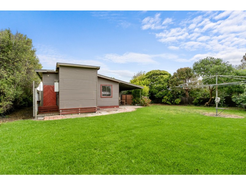 28 Ellen Avenue, Seaspray VIC 3851
