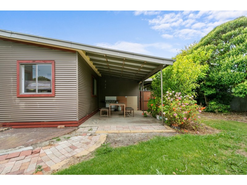 28 Ellen Avenue, Seaspray VIC 3851