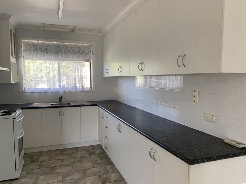 38 Ellen Avenue, Seaspray VIC 3851