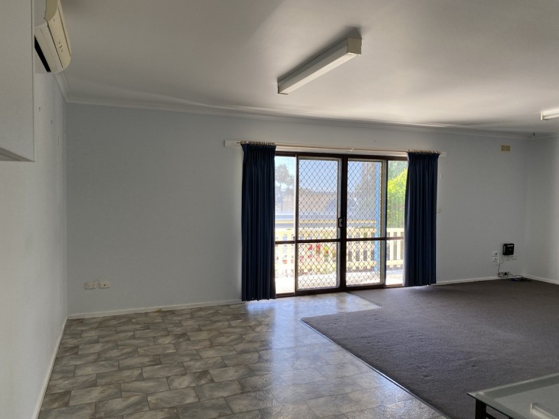 38 Ellen Avenue, Seaspray VIC 3851