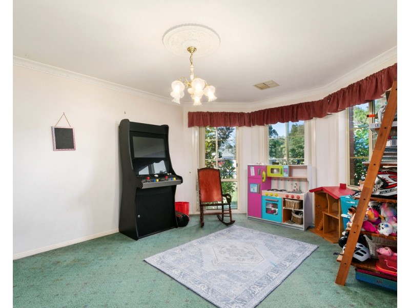 32 Mark Avenue, Sale VIC 3850