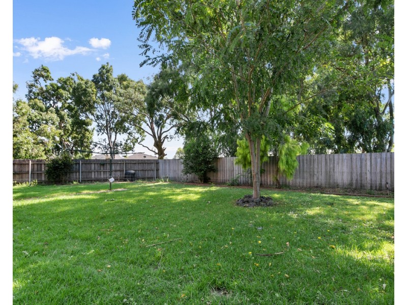 32 Mark Avenue, Sale VIC 3850