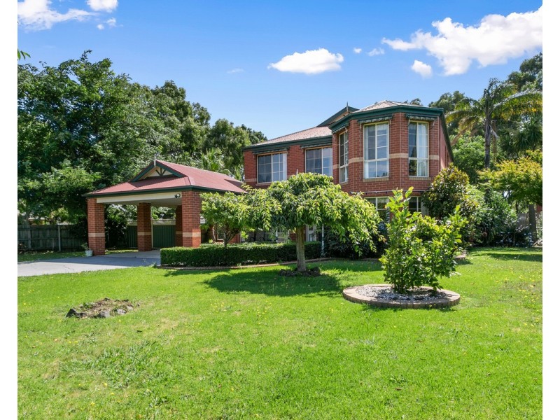 32 Mark Avenue, Sale VIC 3850