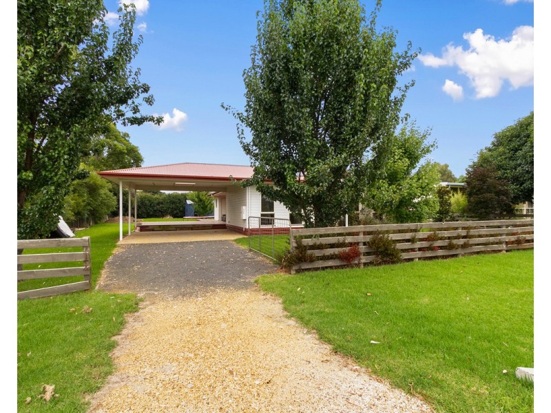 74 Victoria Street, Briagolong VIC 3860