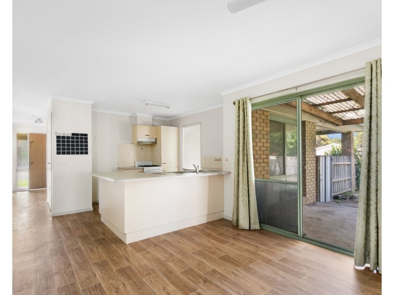 6 Blanks Court, Wurruk VIC 3850