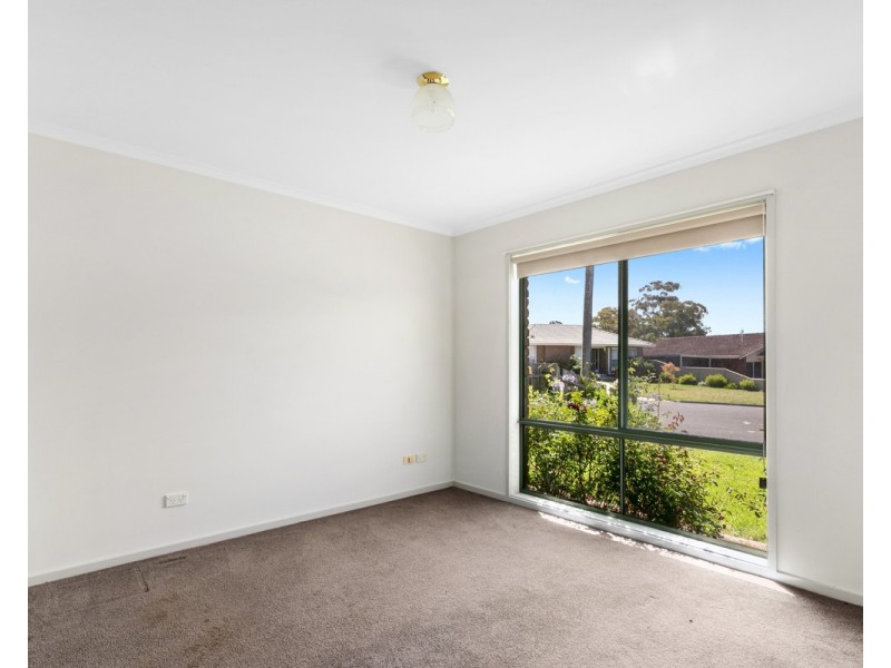 6 Blanks Court, Wurruk VIC 3850