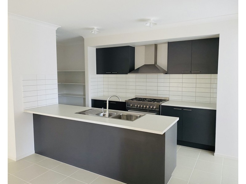 18 Peters Drive, Stratford VIC 3862