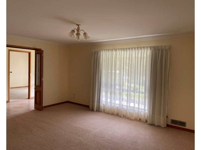 13 Yvette Close, Sale VIC 3850