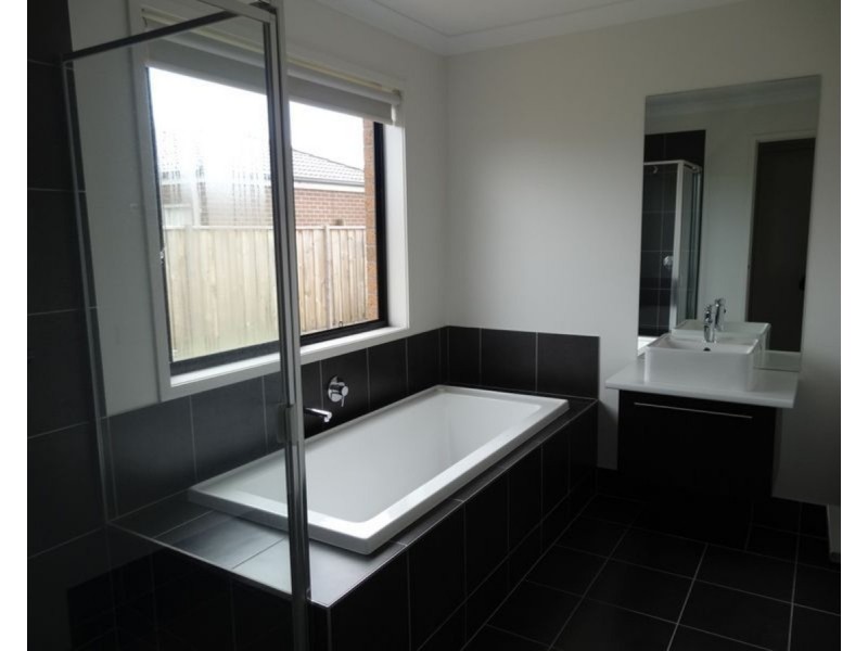 7 Ruthberg Drive, Sale VIC 3850