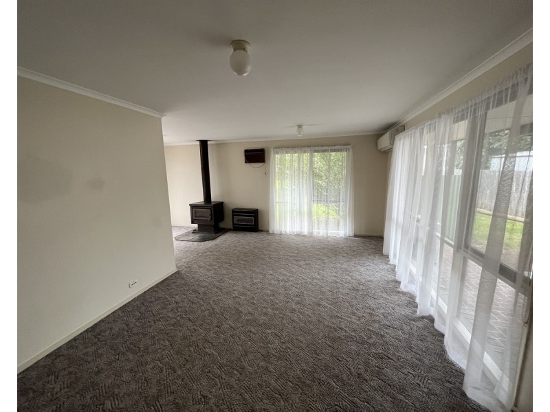 7 Vaughan Street, Stratford VIC 3862