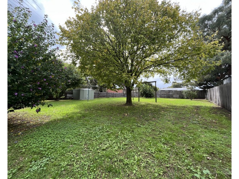 7 Vaughan Street, Stratford VIC 3862