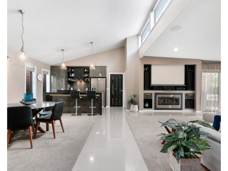 25 Pettit Drive, Sale VIC 3850