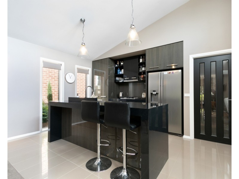 25 Pettit Drive, Sale VIC 3850