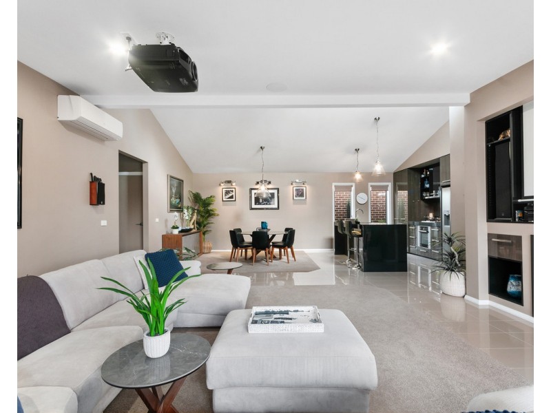 25 Pettit Drive, Sale VIC 3850