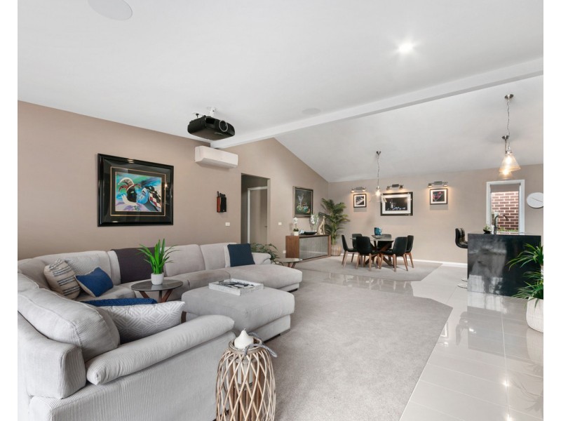 25 Pettit Drive, Sale VIC 3850