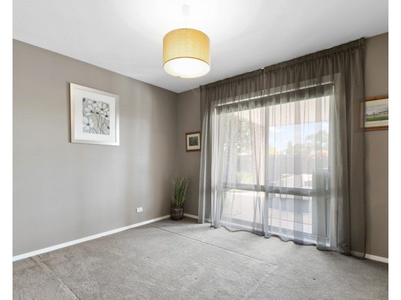 25 Pettit Drive, Sale VIC 3850