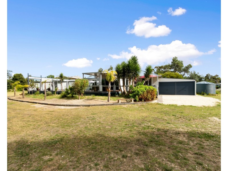 6 Catania Court, Glomar Beach VIC 3851