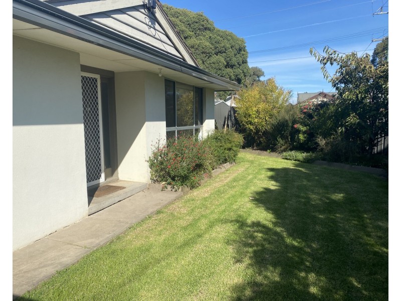 1/2 Weir Street, Sale VIC 3850