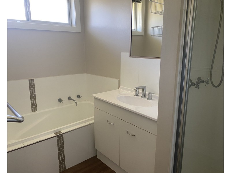 1/2 Weir Street, Sale VIC 3850