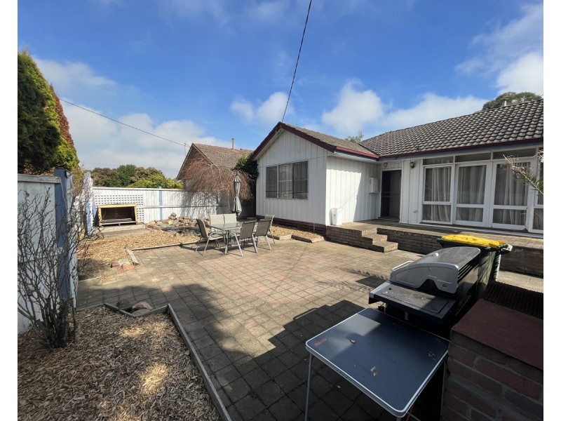 21 Alexandra Avenue, Sale VIC 3850