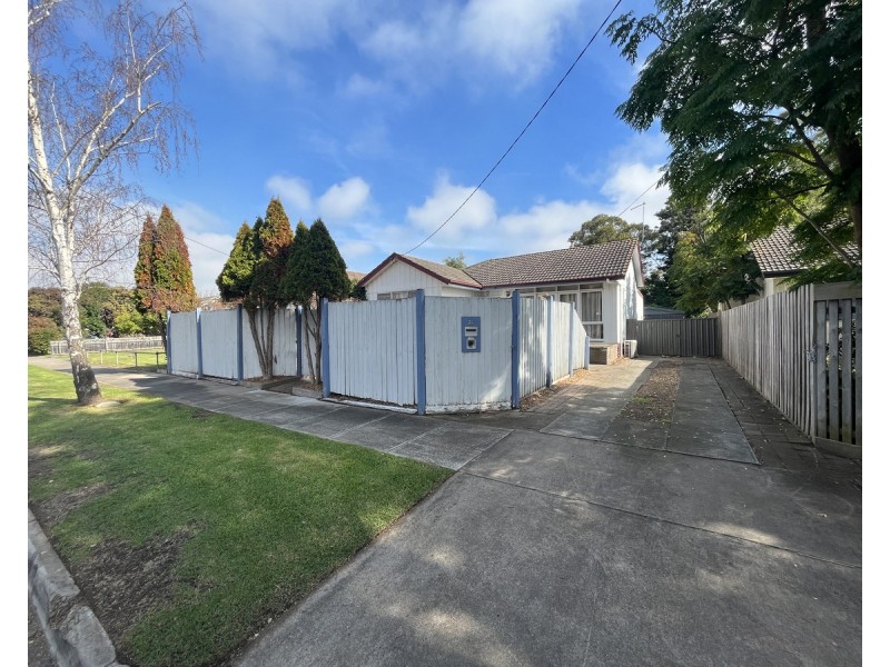 21 Alexandra Avenue, Sale VIC 3850