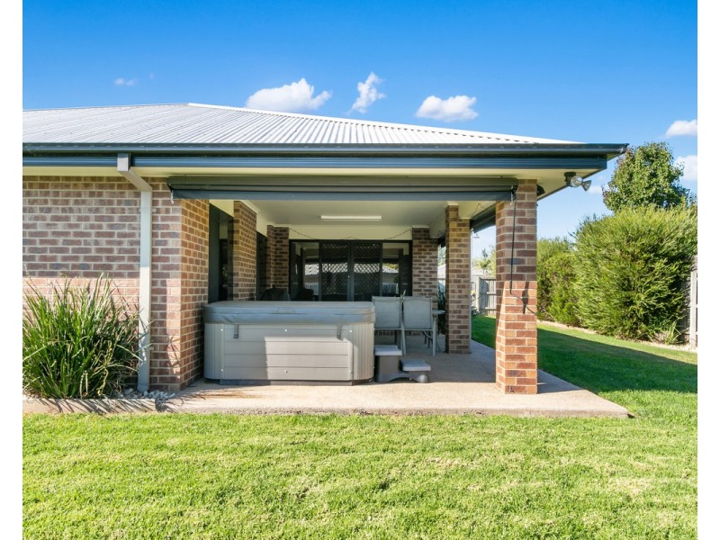 14 The Boulevard, Sale VIC 3850