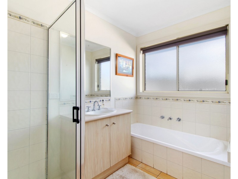 5 Clear View Court, Longford VIC 3851