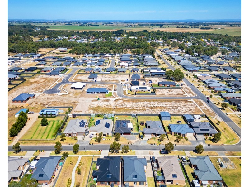 6 McNally Court, Stratford VIC 3862