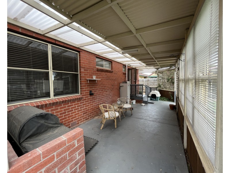 11 Gibsons Road, Sale VIC 3850