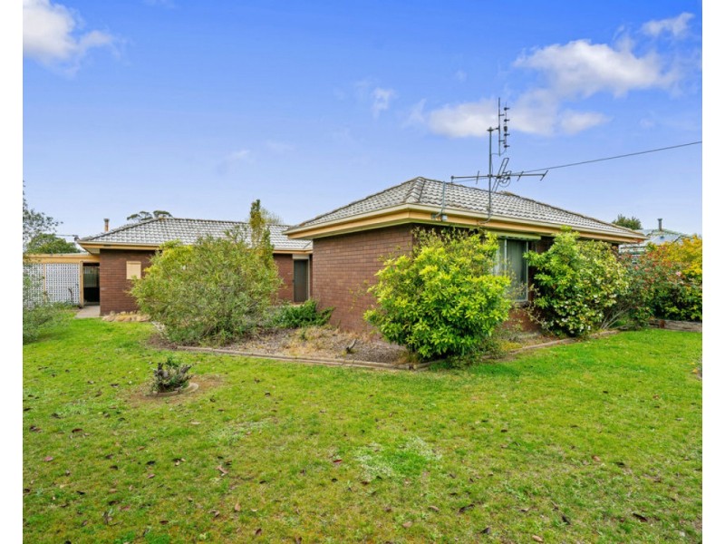 4 Helen Crescent, Sale VIC 3850
