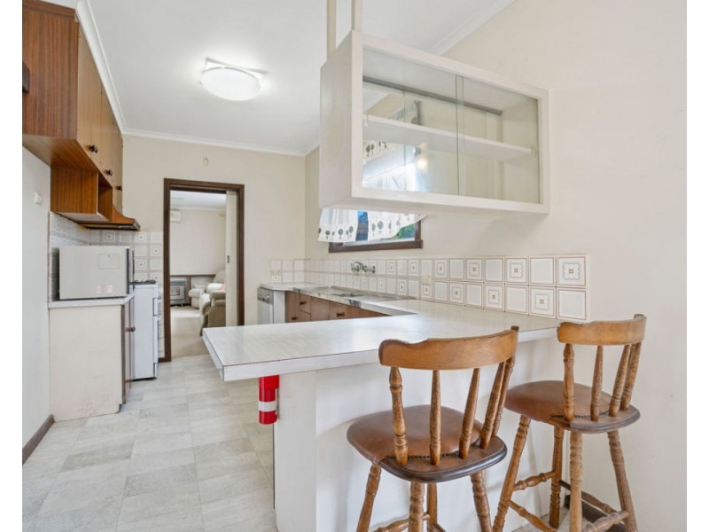 4 Helen Crescent, Sale VIC 3850